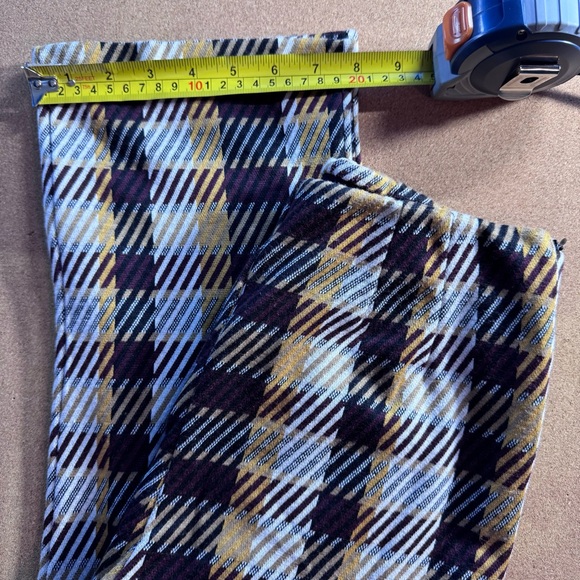 Free People Clean Crop Flare Mod Pants
Plaid stretchy knit Size 6 - Picture 9 of 11